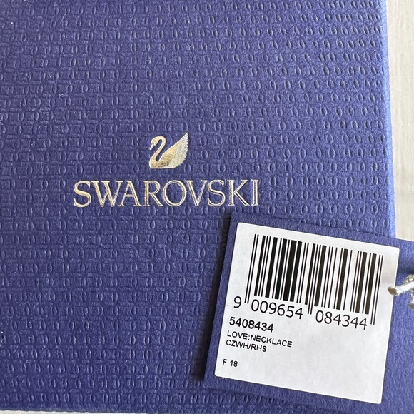 Swarovski Love Necklace with adjustable chain - Picture 3 of 5